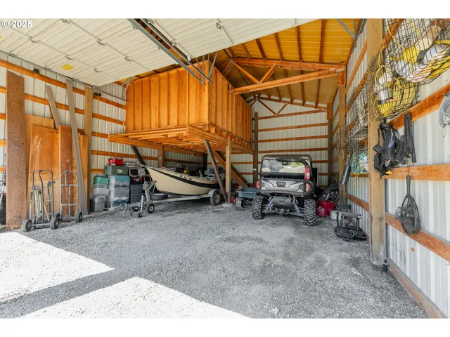 $669,900 | 7654 North Bank Road, Roseburg, OR 97470