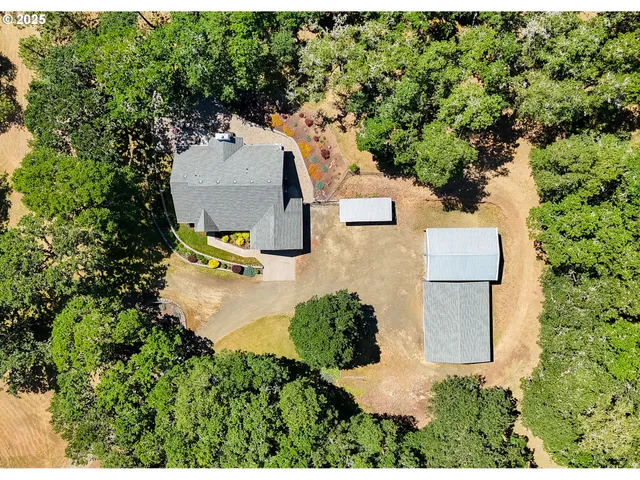 $669,900 | 7654 North Bank Road, Roseburg, OR 97470