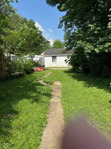 $2,050 | 818 Fulton Street, Jeffersonville, IN 47130