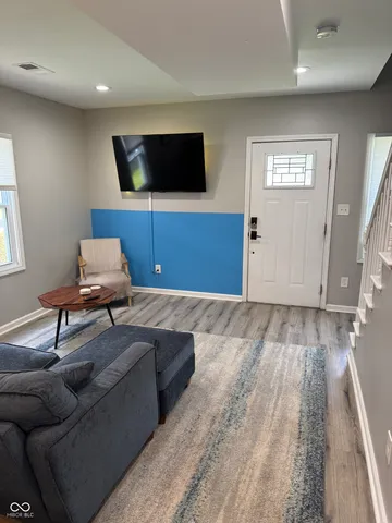 $2,050 | 818 Fulton Street, Jeffersonville, IN 47130