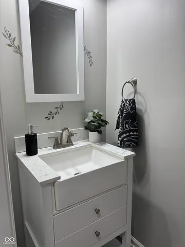 $2,050 | 818 Fulton Street, Jeffersonville, IN 47130