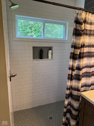 $2,050 | 818 Fulton Street, Jeffersonville, IN 47130