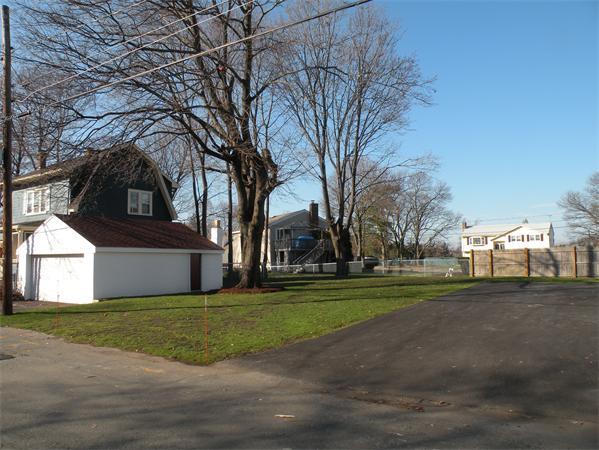 22 Montvale Road Woburn, MA 01801 - Photo 4 of 22 Gallery Image 4