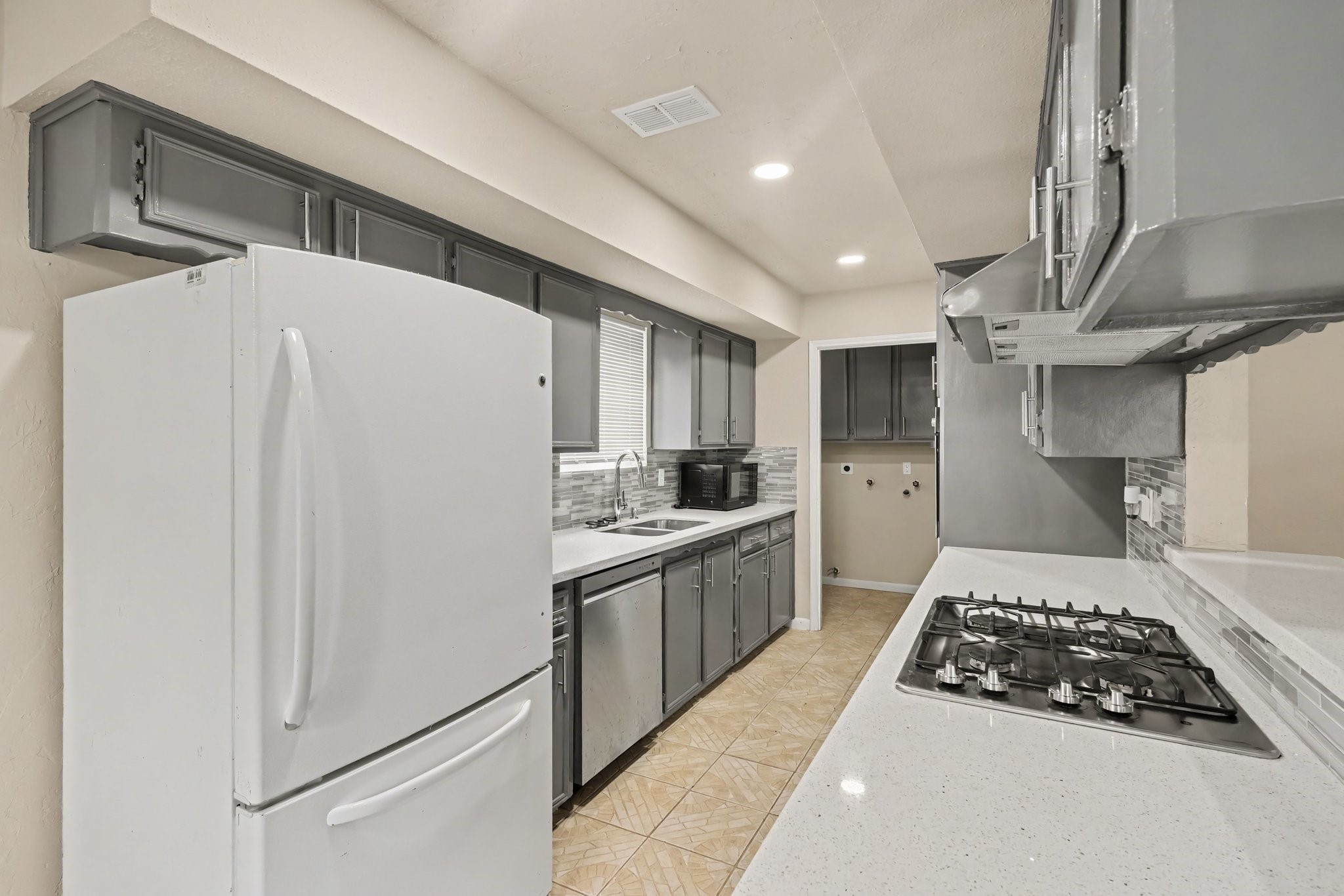 21902 Meadowhill Drive Spring, TX 77389 - Photo 5 of 28 Gallery Image 5