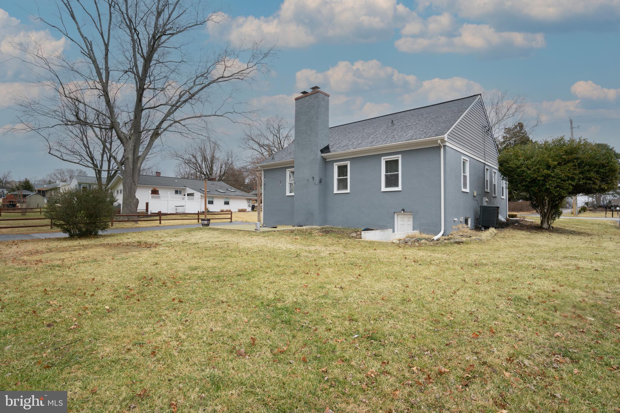 6058 Hunt Club Road Elkridge, MD 21075 - Photo 4 of 33 Backyard