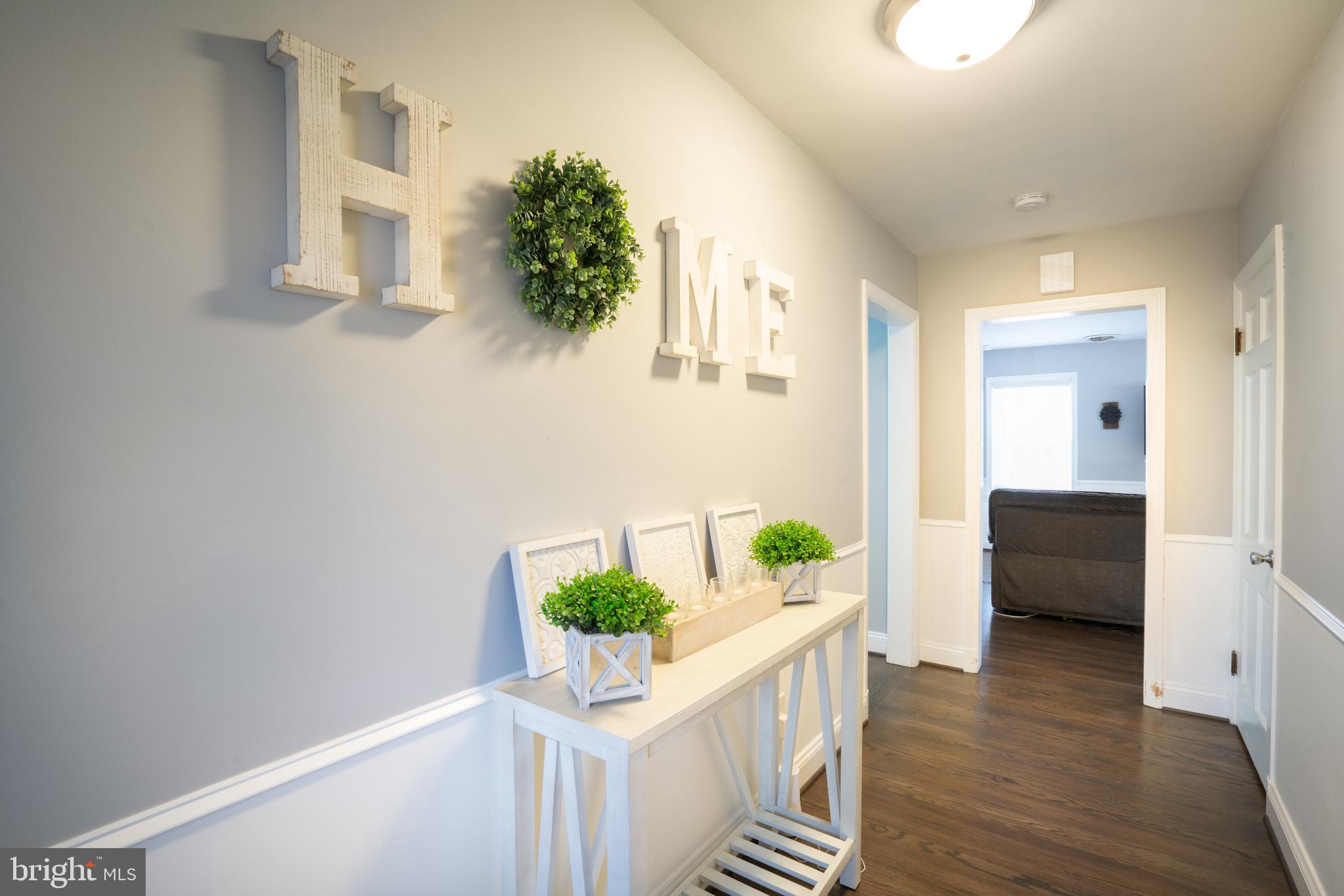 6058 Hunt Club Road Elkridge, MD 21075 - Photo 5 of 33 Foyer