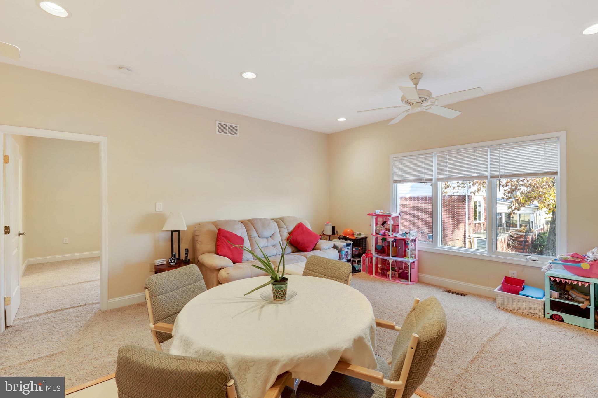 342 Wye Road Baltimore, MD 21221 - Photo 12 of 86