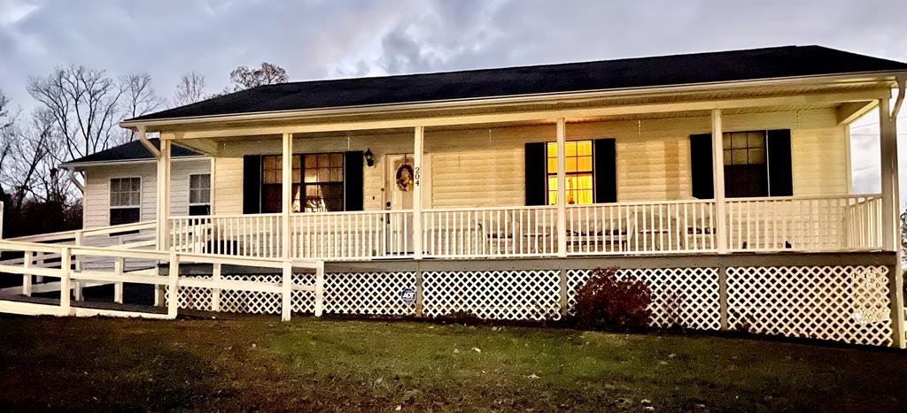 204 Crystal Springs Road Cleveland, TN 37323 - Photo 1 of 22 front view of a house