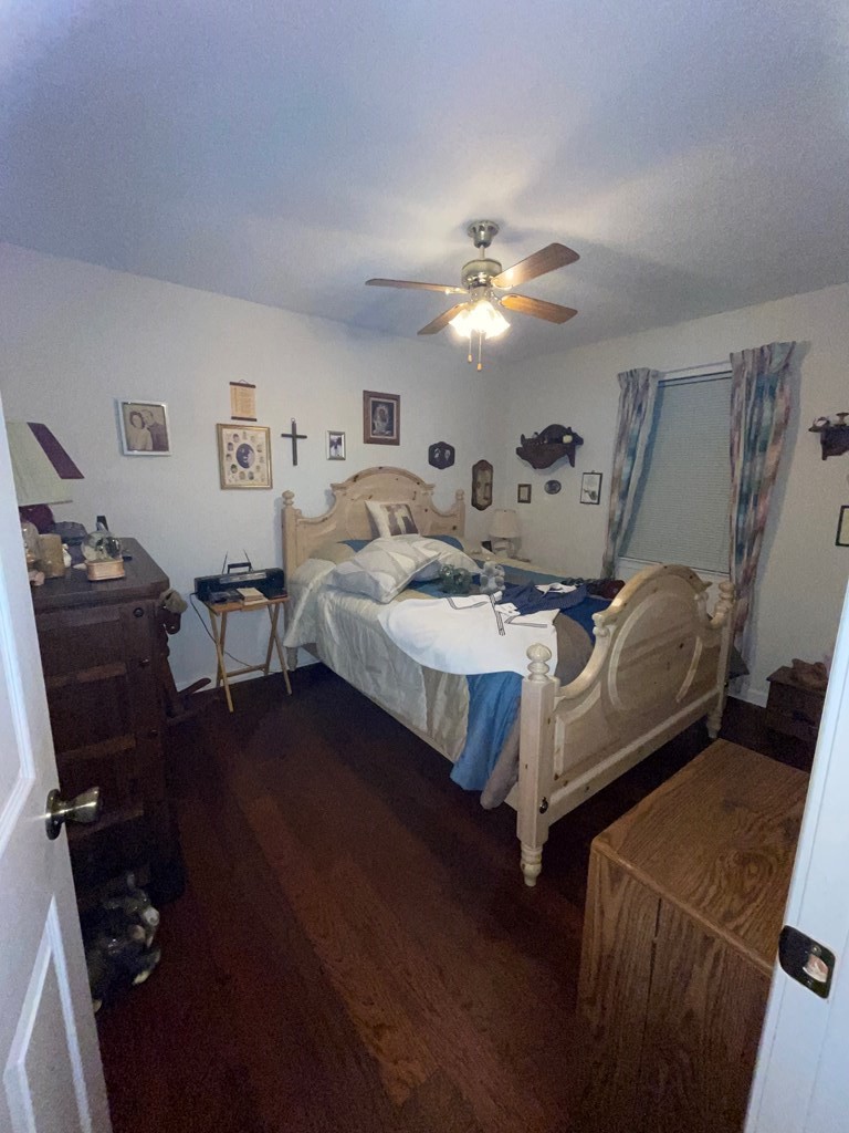 204 Crystal Springs Road Cleveland, TN 37323 - Photo 14 of 22 a very nice looking bedroom with a bed