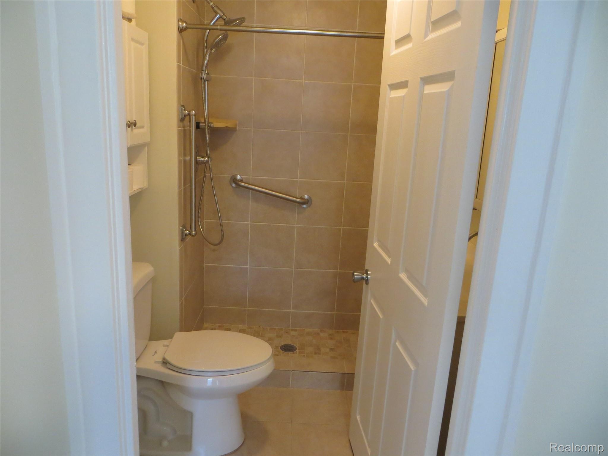 23053 Rausch Avenue Eastpointe, MI 48021 - Photo 28 of 53 IMG_1736.JPG