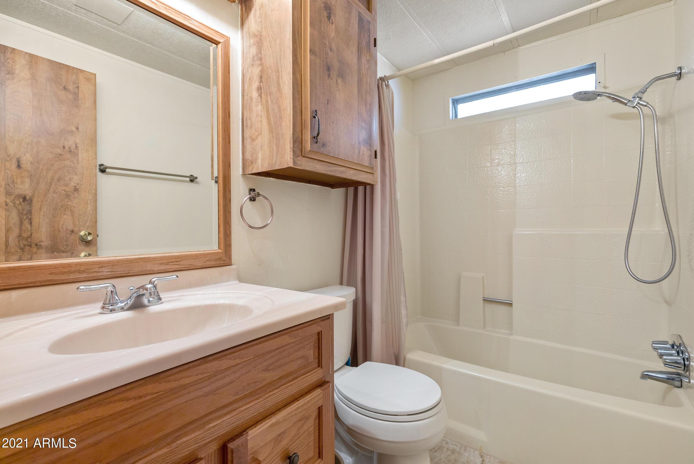 3036 East Utopia Road, Unit 53 Phoenix, AZ 85050 - Photo 19 of 26 Guest Bathroom