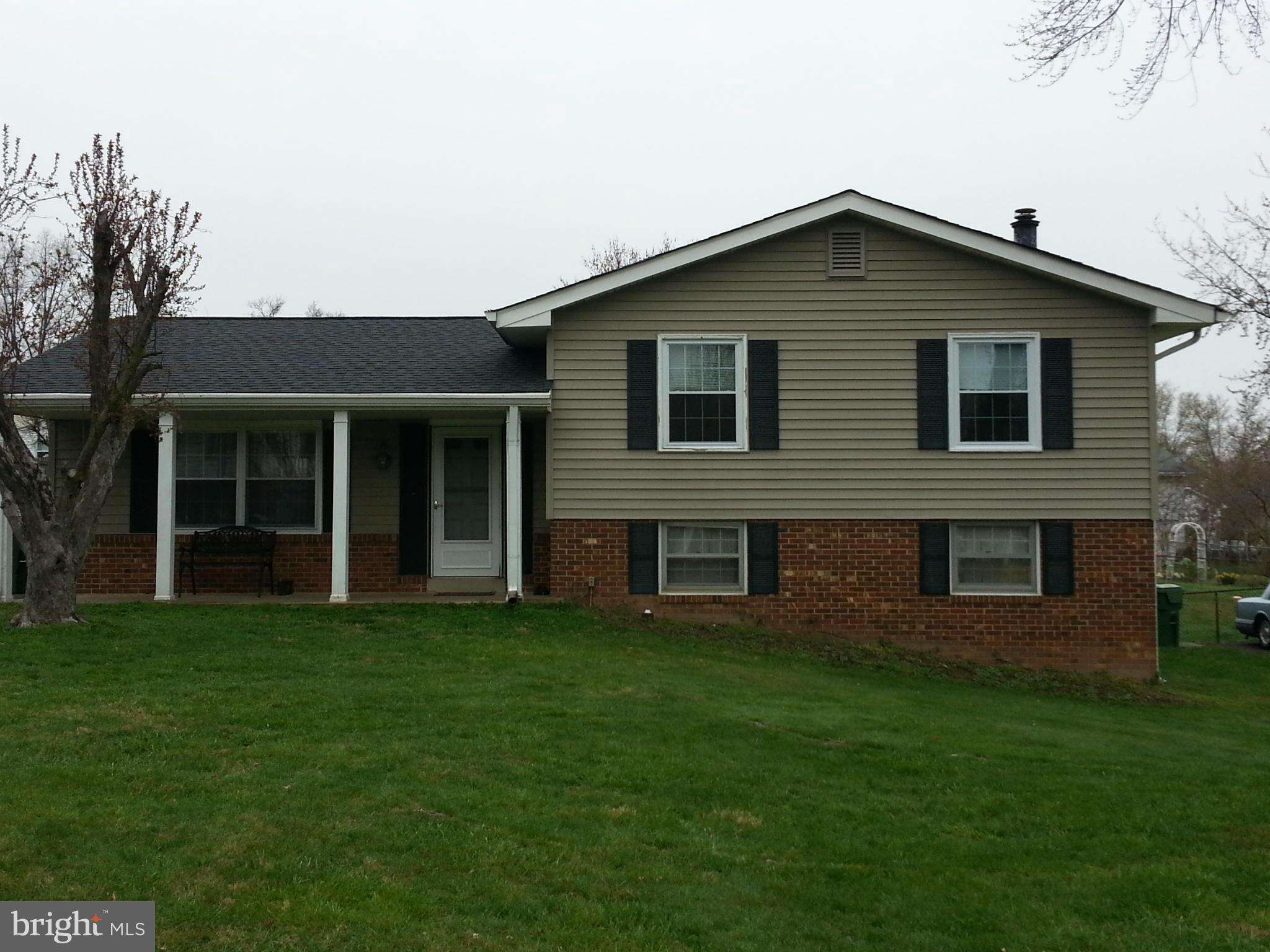 1213 Lee Road Sterling, VA 20164 - Photo 1 of 30 Front of Home