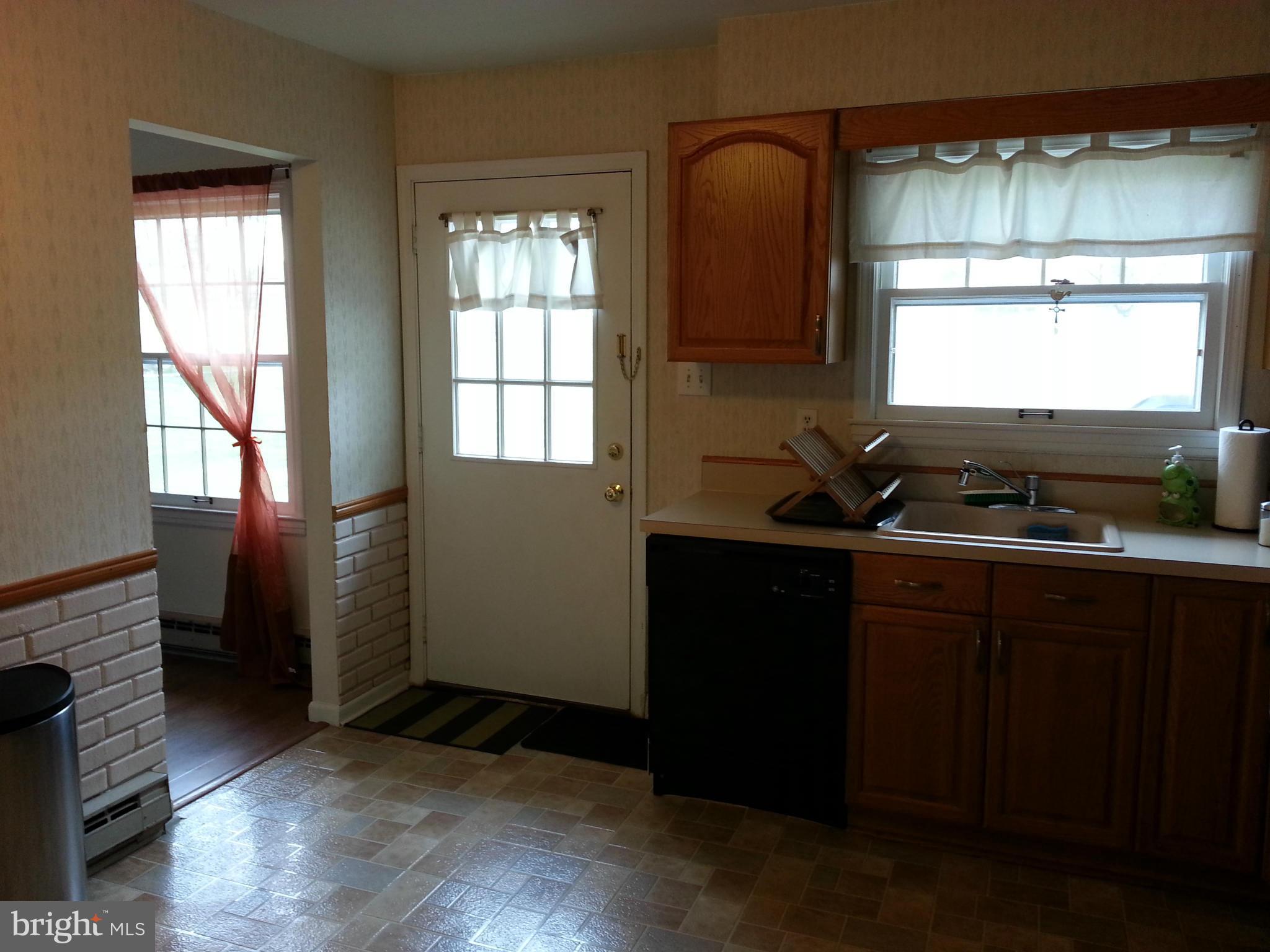 1213 Lee Road Sterling, VA 20164 - Photo 4 of 30 Kitchen with door to back yard