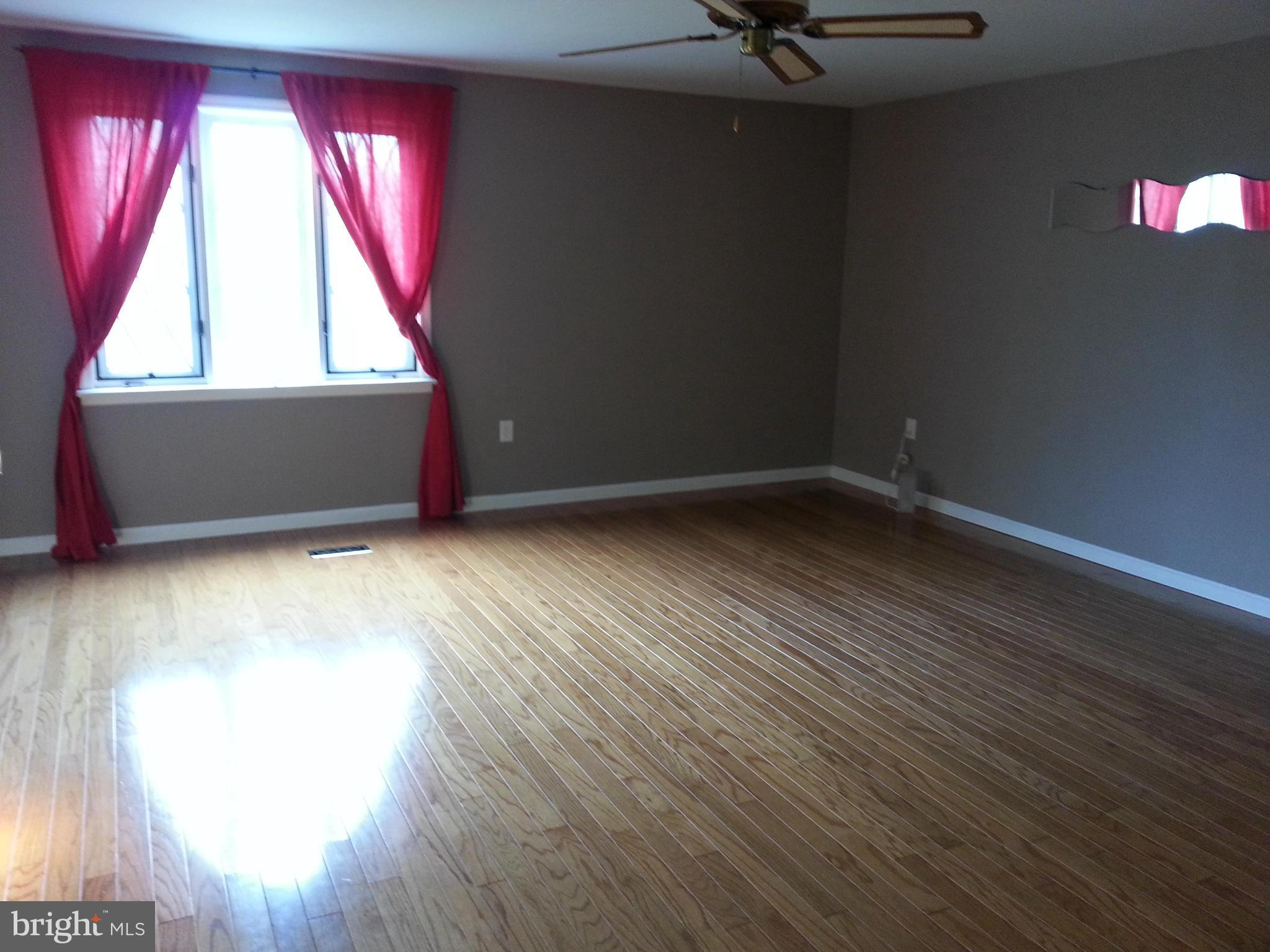 1213 Lee Road Sterling, VA 20164 - Photo 8 of 30 Huge Master with Wood Floor!