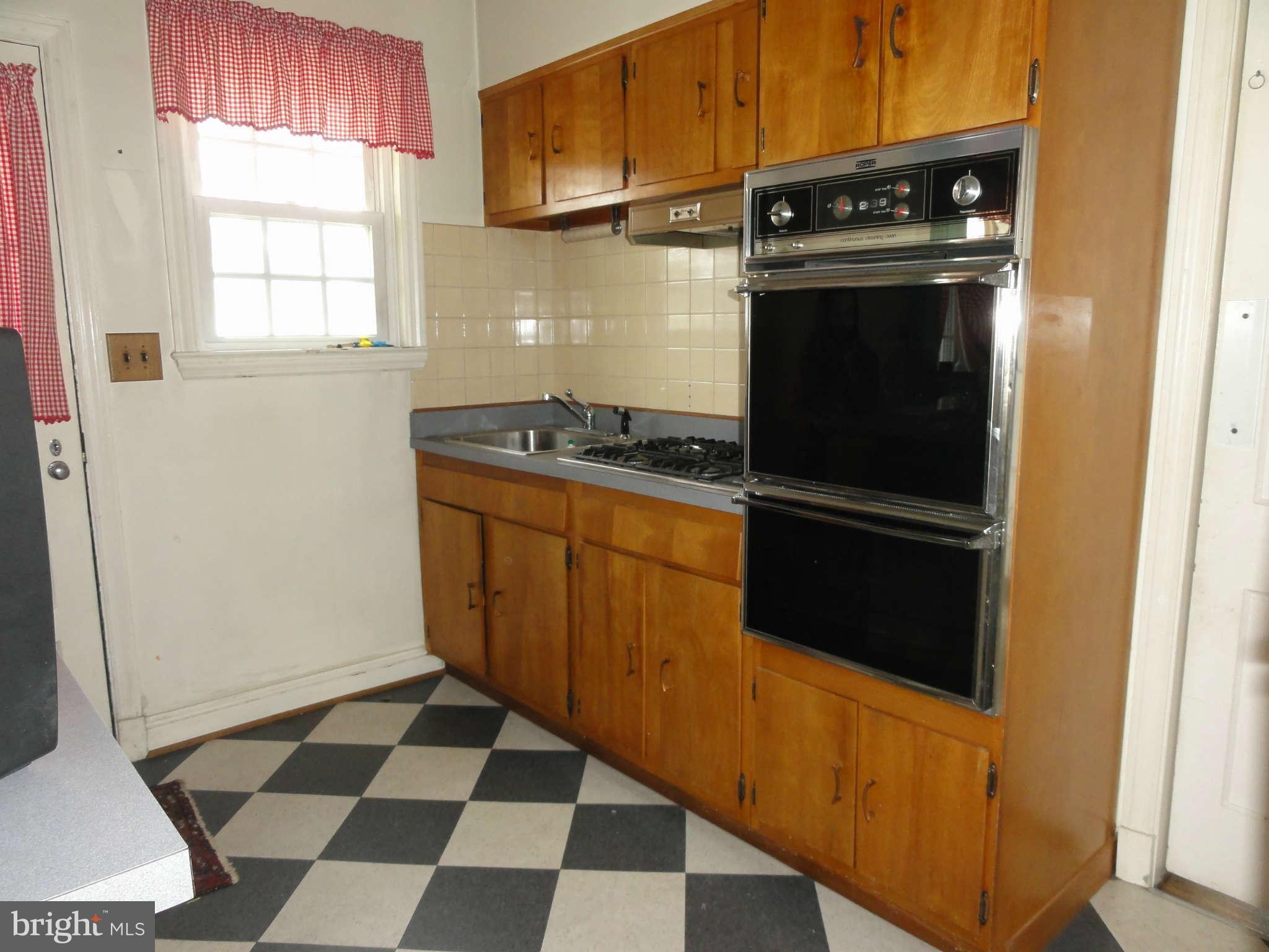 436 Hawthorne Road Linthicum Heights, MD 21090 - Photo 7 of 16 Kitchen