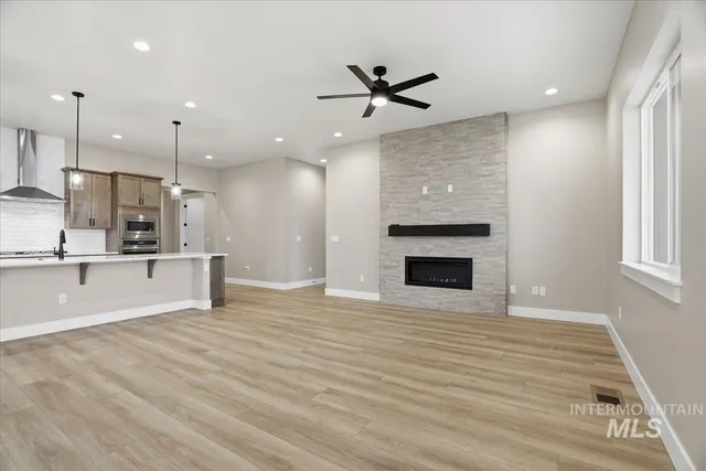 $839,990 | 857 North Falling Water Way, Eagle, ID 83616