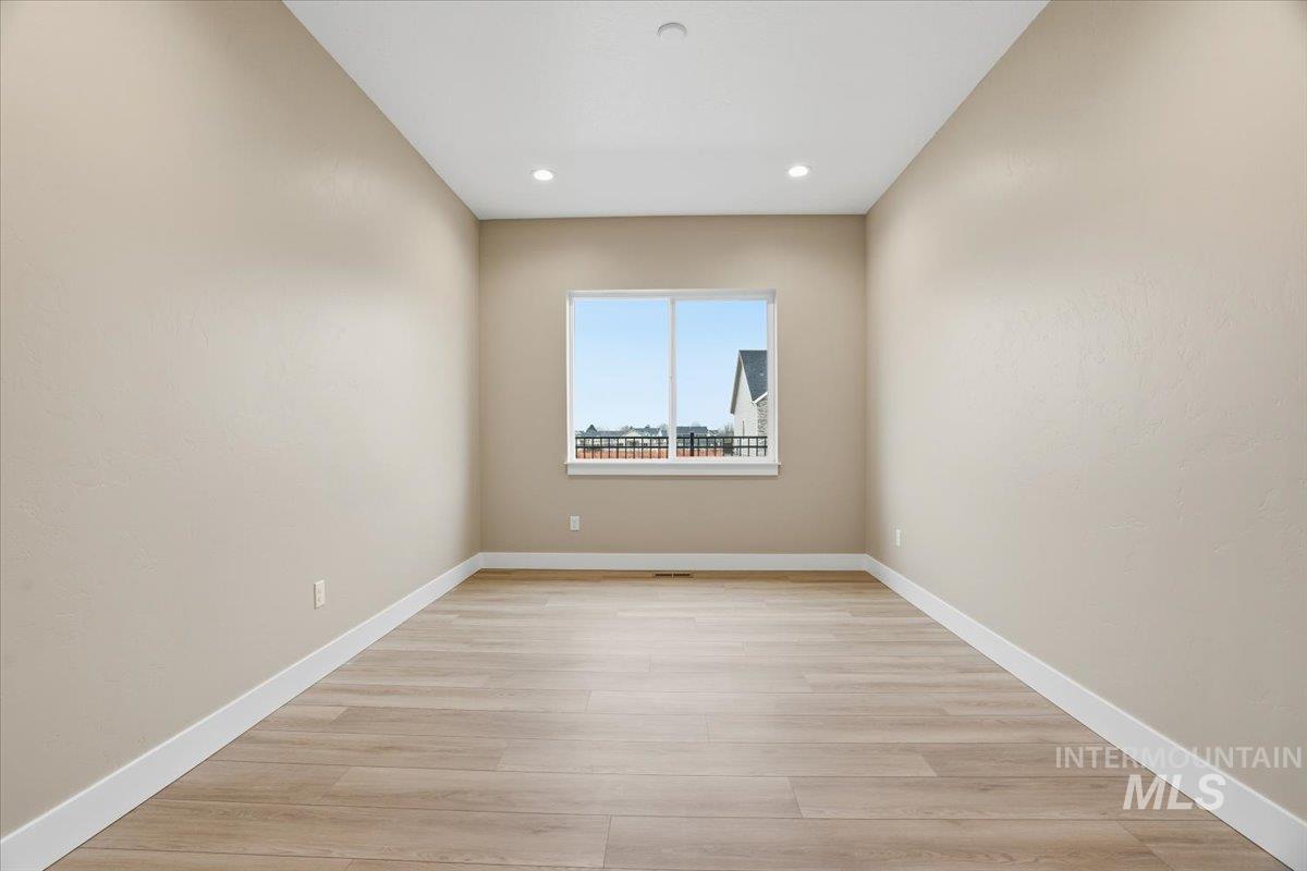 857 North Falling Water Way Eagle, ID 83616 - Photo 21 of 42