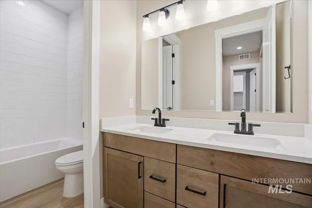 $839,990 | 857 North Falling Water Way, Eagle, ID 83616