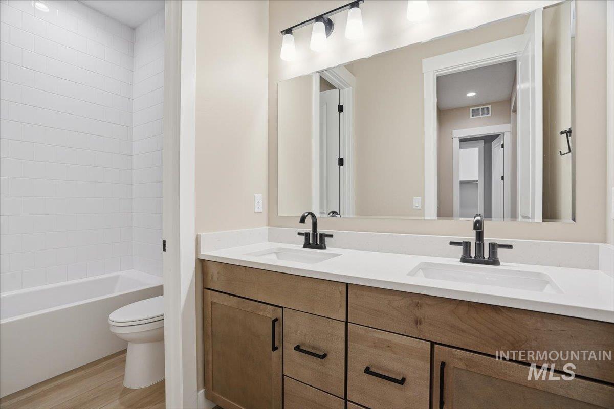 857 North Falling Water Way Eagle, ID 83616 - Photo 27 of 42