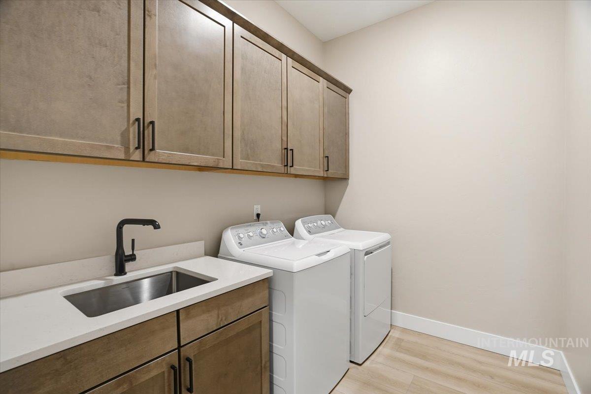 857 North Falling Water Way Eagle, ID 83616 - Photo 31 of 42