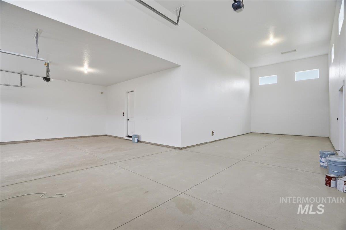 857 North Falling Water Way Eagle, ID 83616 - Photo 33 of 42