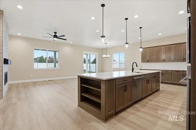 $839,990 | 857 North Falling Water Way, Eagle, ID 83616