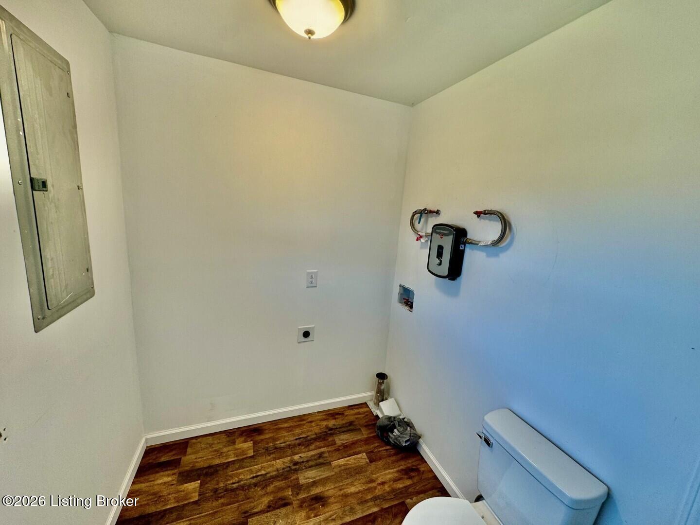 386 Baker Road Willisburg, KY 40078 - Photo 10 of 23 010_Bathroom