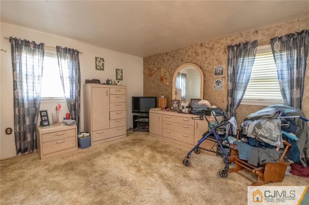 13 Moryan Road Edison, NJ 08817 - Photo 16 of 27