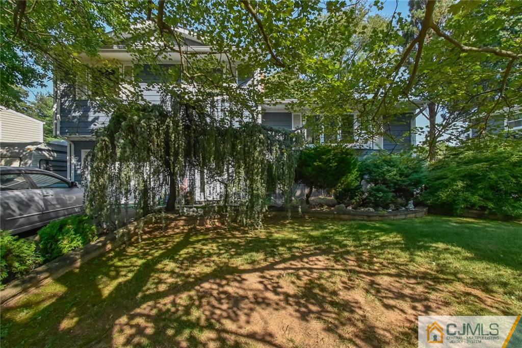 13 Moryan Road Edison, NJ 08817 - Photo 3 of 27