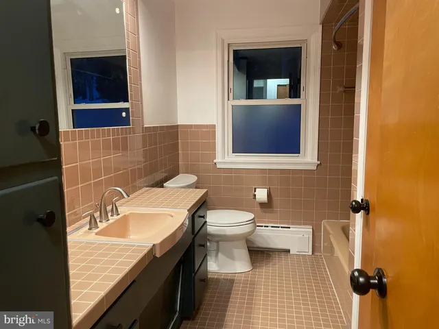 $2,100 | 44 Chestnut Street, Adamstown, PA 19501