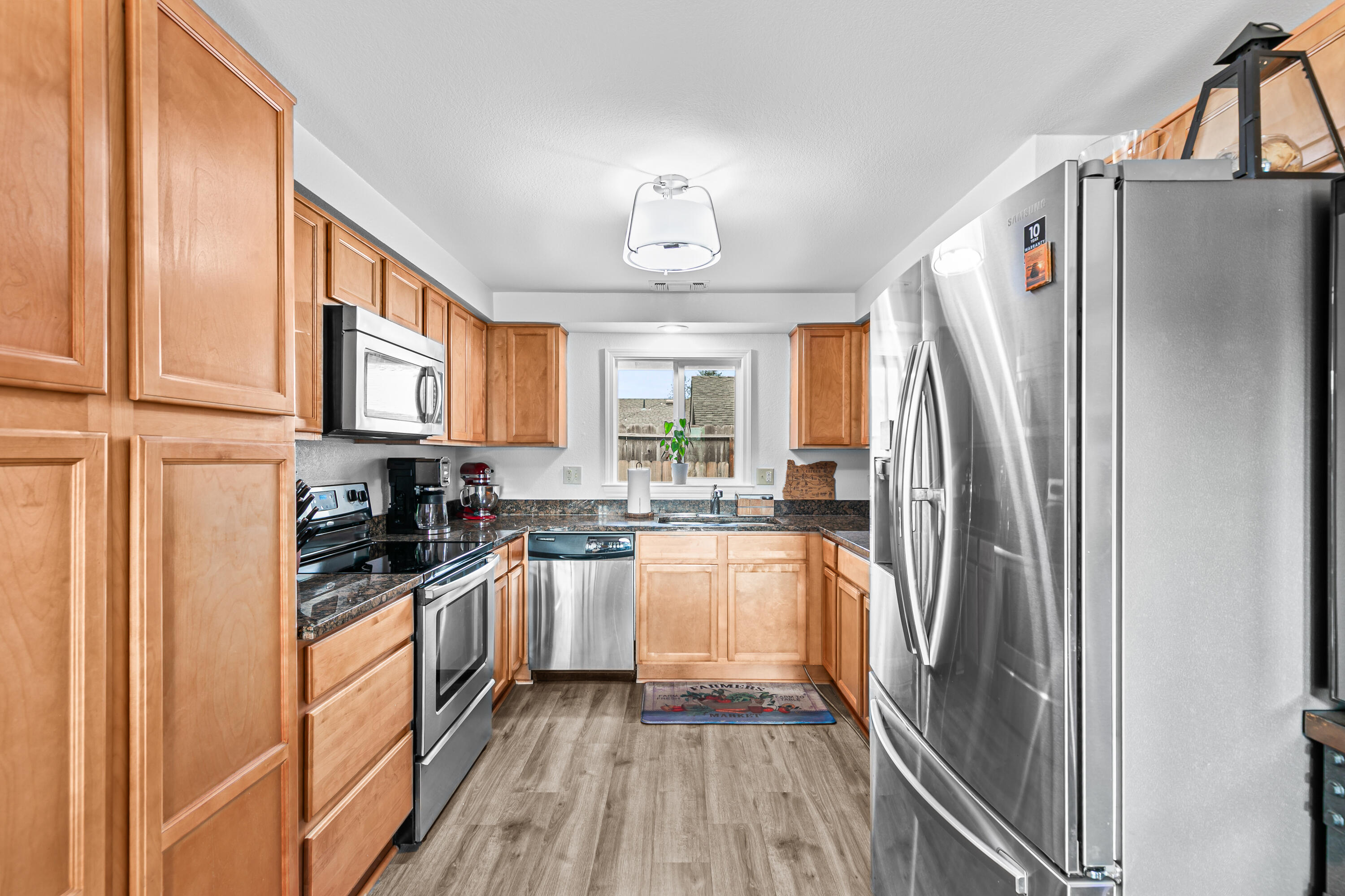 3712 Colver Road Phoenix, OR 97535 - Photo 7 of 38 Kitchen