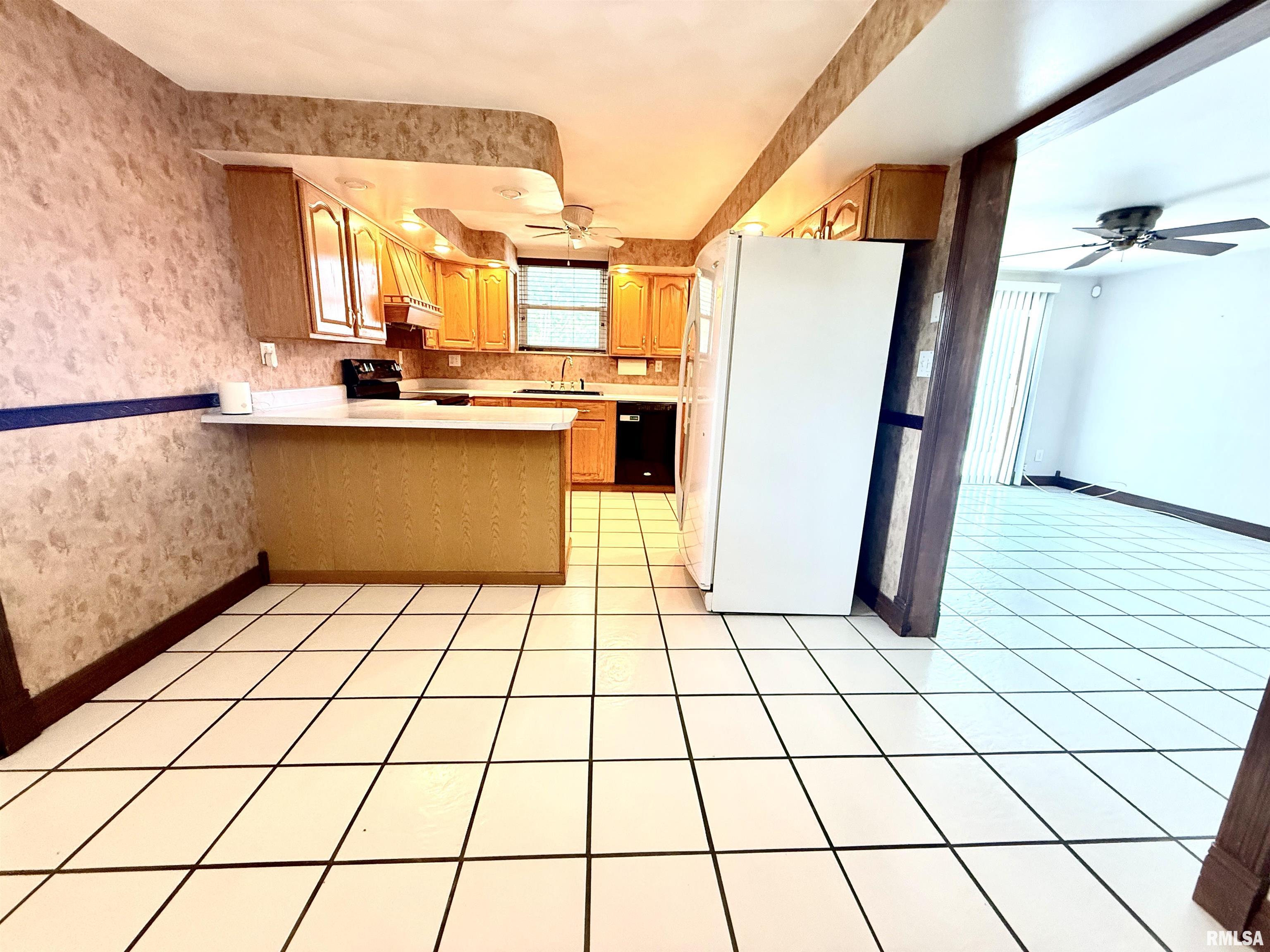 1428 West Northmoor Road Peoria, IL 61614 - Photo 5 of 31