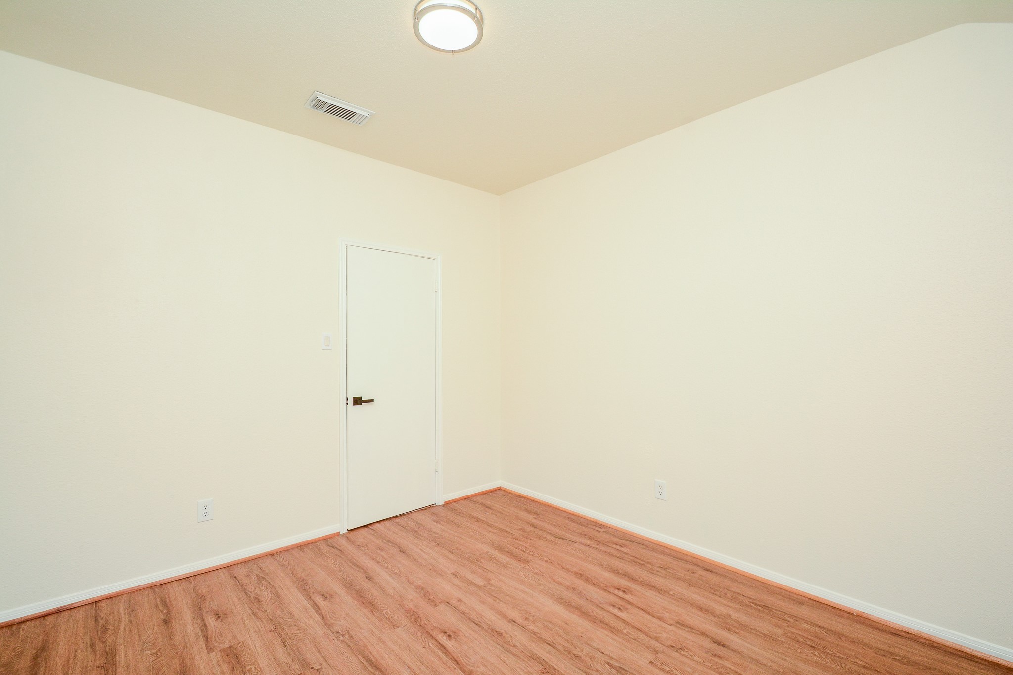 9502 Coast Bridge Street Houston, TX 77075 - Photo 6 of 31