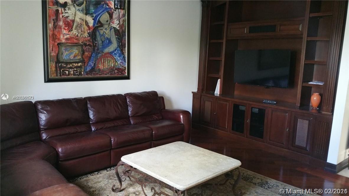 6325 Allison Road Miami Beach, FL 33141 - Photo 4 of 11 Gallery Image 4