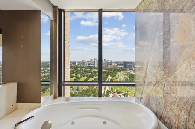 $975,000 | 2001 Holcombe Boulevard, Unit PH4, Houston, TX 77030