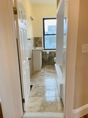 $3,200 | 247 Whitwell Street, Unit 2, Quincy, MA 02169