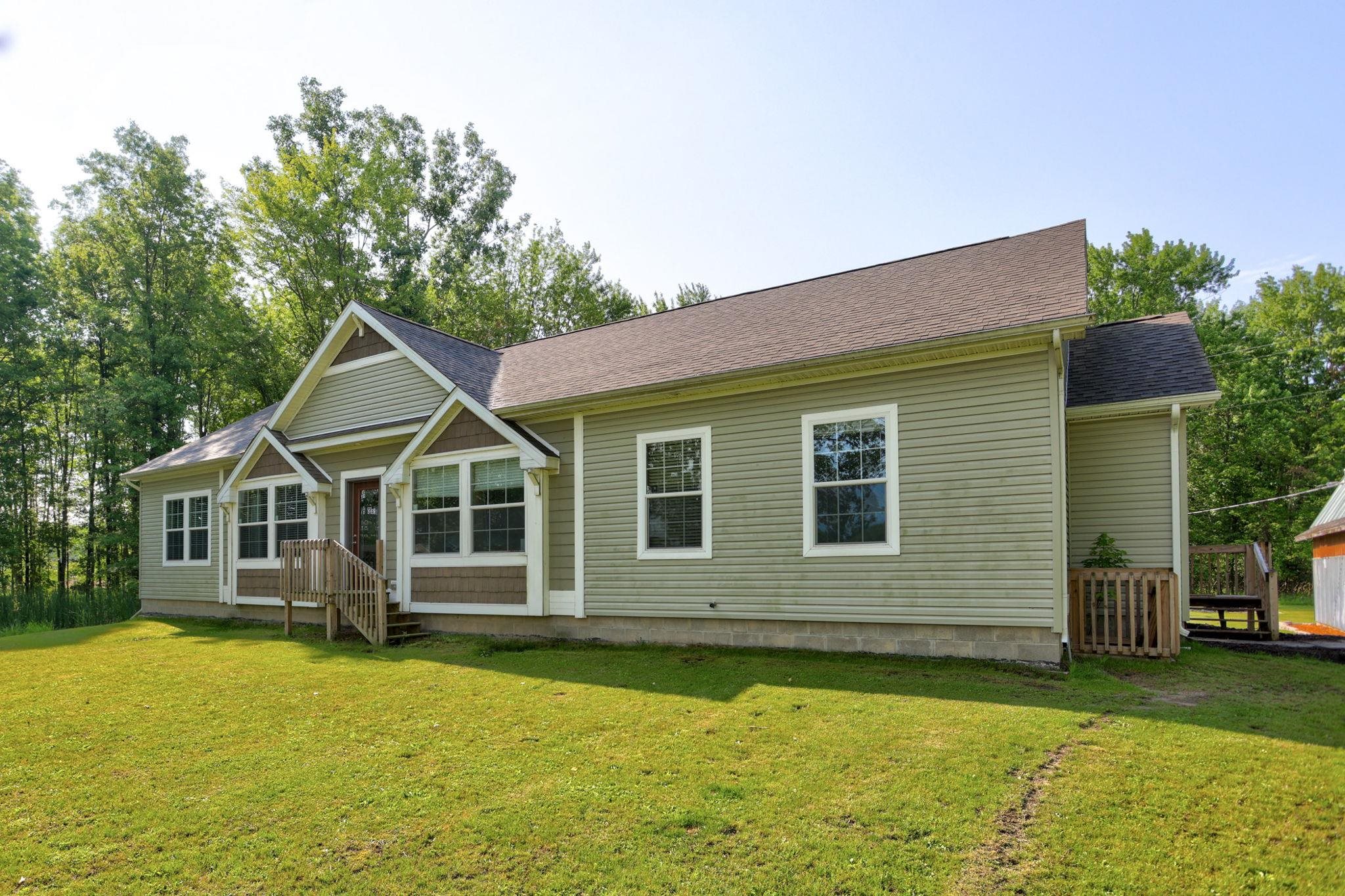 12527 Ring Road St. Charles, MI 48655 - Photo 5 of 55 50178136-e87fdd30-6099-4bfb-a257-35327ca01989.JPG