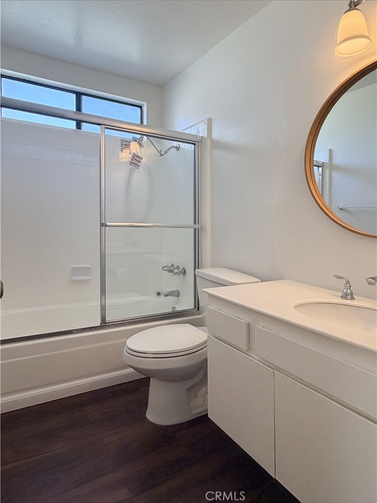 4881 Royce Road Irvine, CA 92612 - Photo 15 of 27 2nd FL Hallway Bathroom