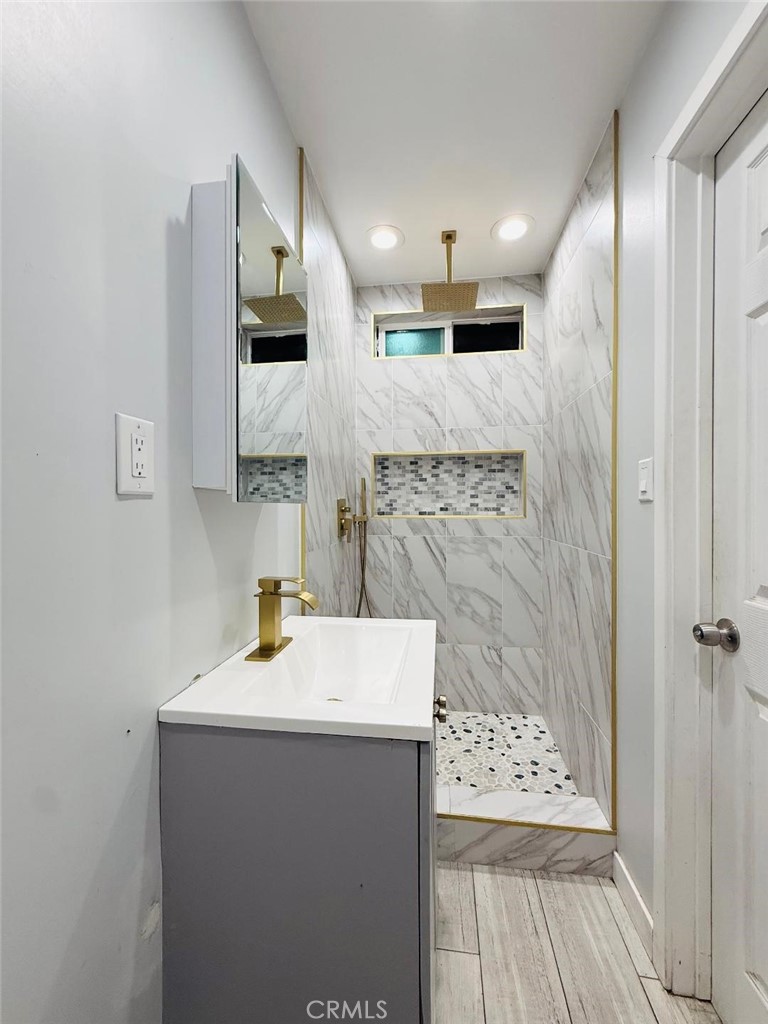 5055 North Raton Circle Long Beach, CA 90807 - Photo 38 of 42 Garage bath