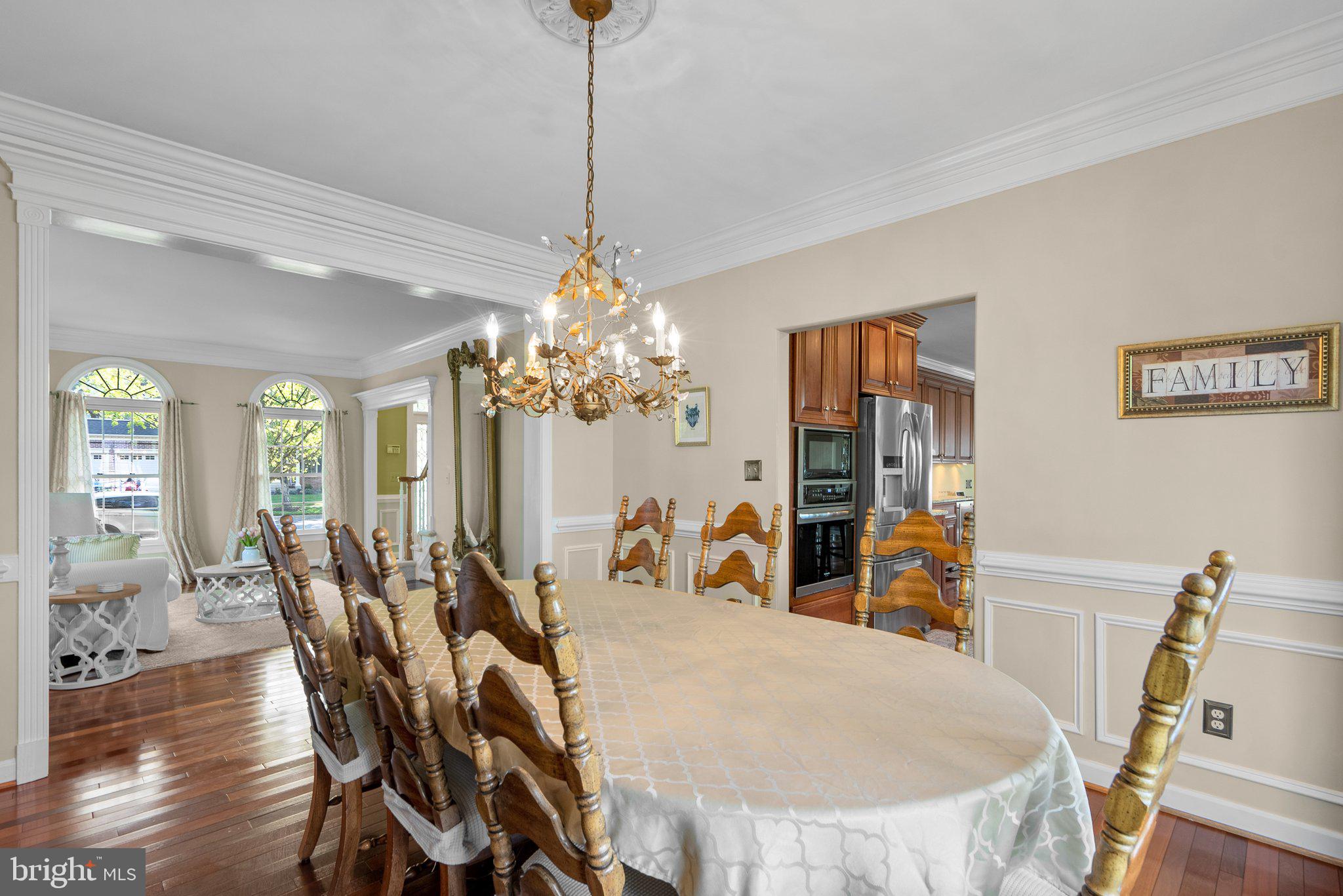19009 Old Baltimore Road Brookeville, MD 20833 - Photo 13 of 96 Dining room w/crown, chair, picture frame moulding