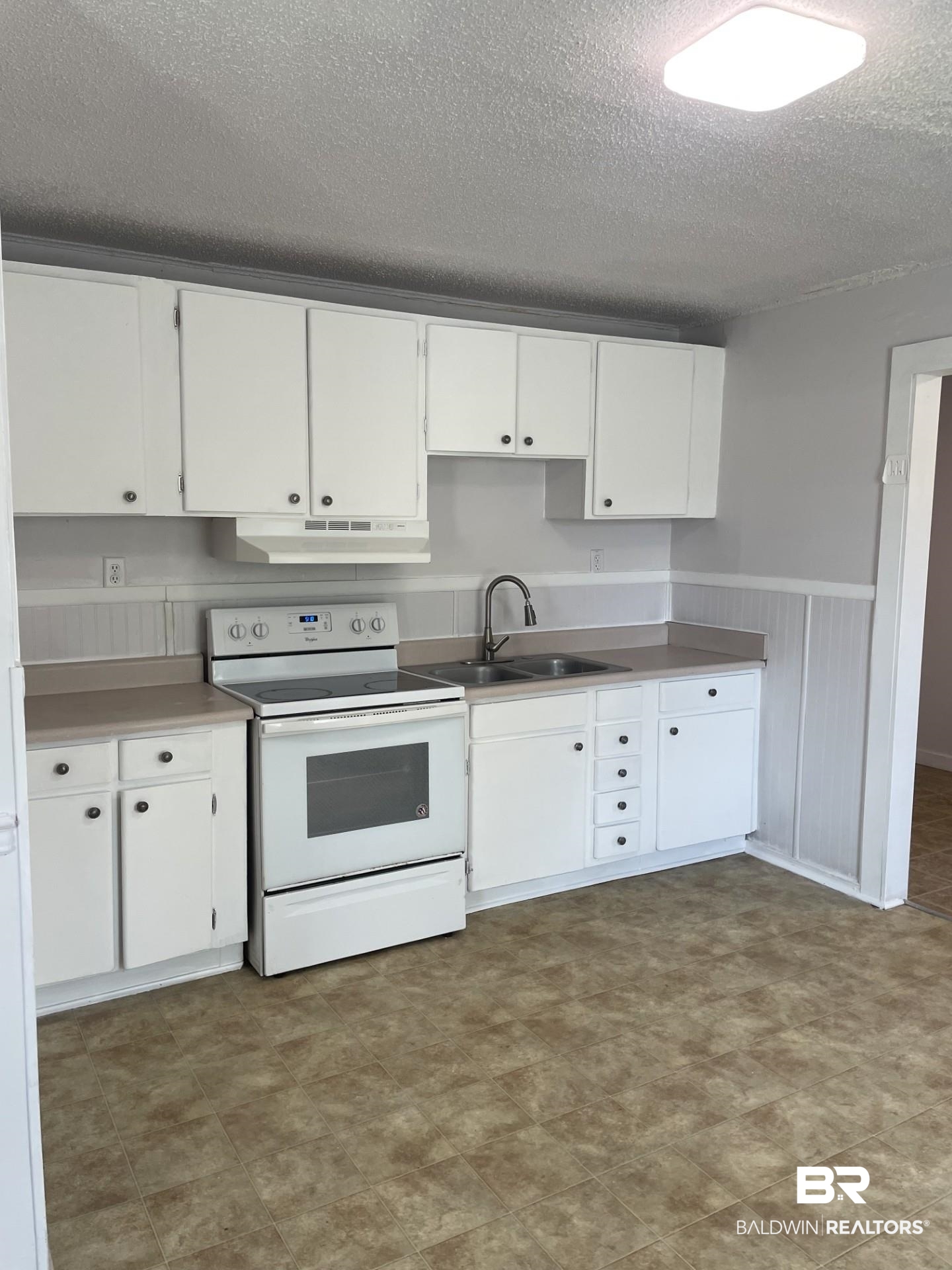 85 Cody Road South Mobile, AL 36608 - Photo 6 of 15 Kitchen