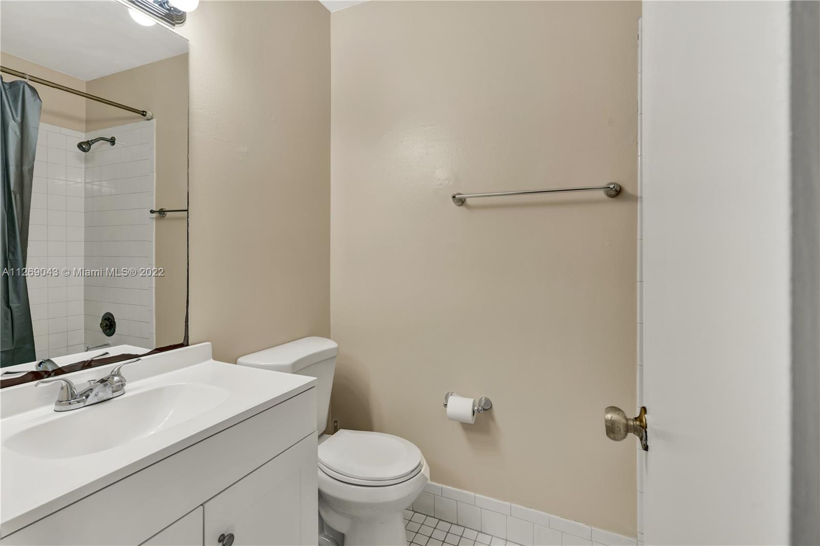 3439 Foxcroft Road Miramar, FL 33025 - Photo 22 of 29 Gallery Image 22