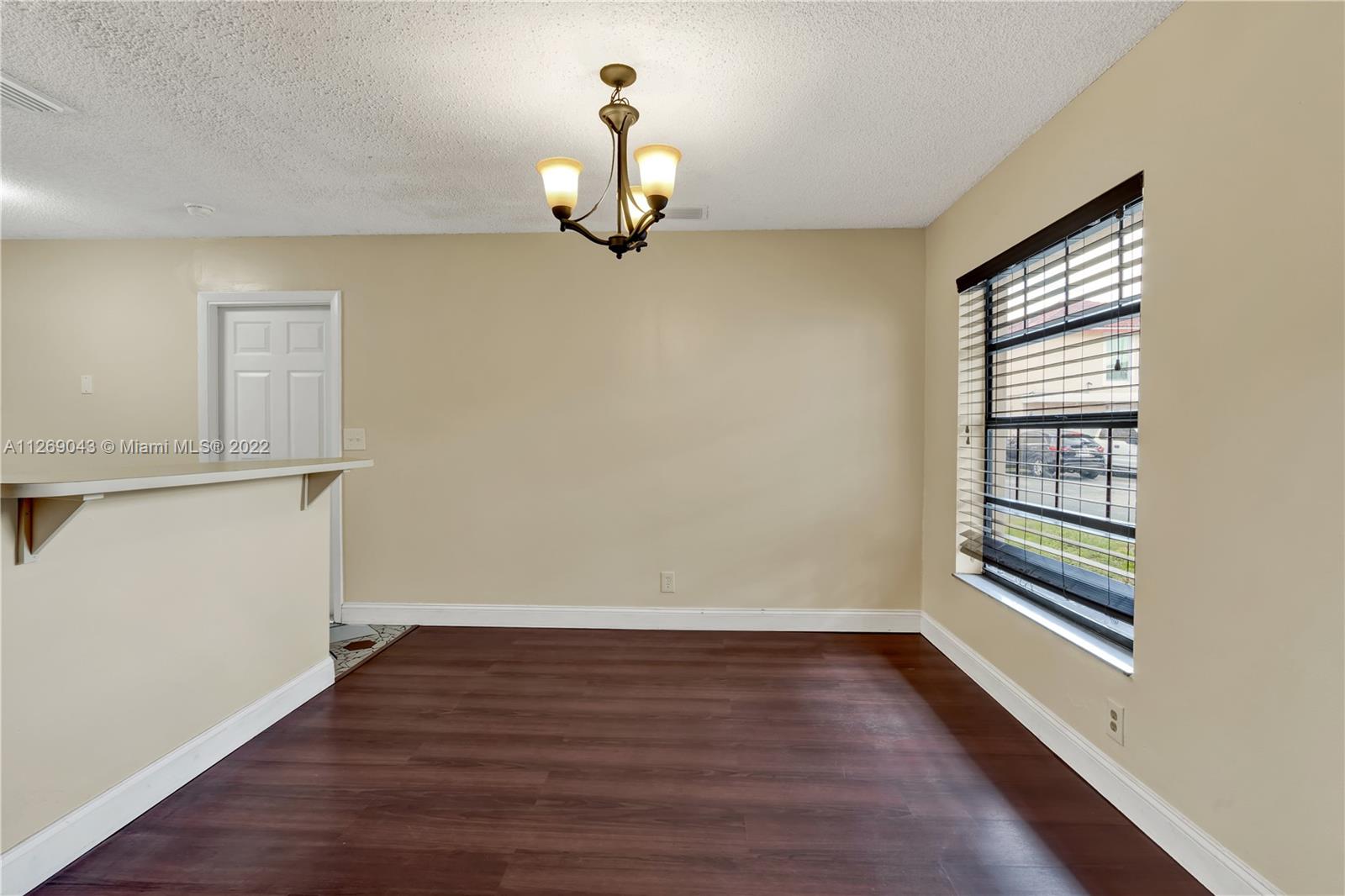 3439 Foxcroft Road Miramar, FL 33025 - Photo 5 of 29 Gallery Image 5