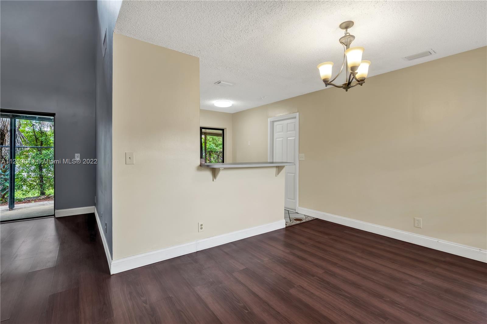 3439 Foxcroft Road Miramar, FL 33025 - Photo 6 of 29 Gallery Image 6