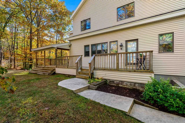 $939,000 | 50 Page Lane, Hampstead, NH 03841