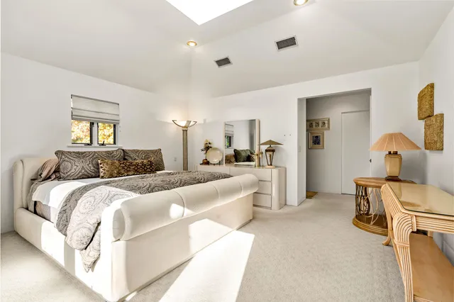 $939,000 | 50 Page Lane, Hampstead, NH 03841