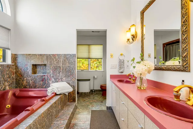 $939,000 | 50 Page Lane, Hampstead, NH 03841