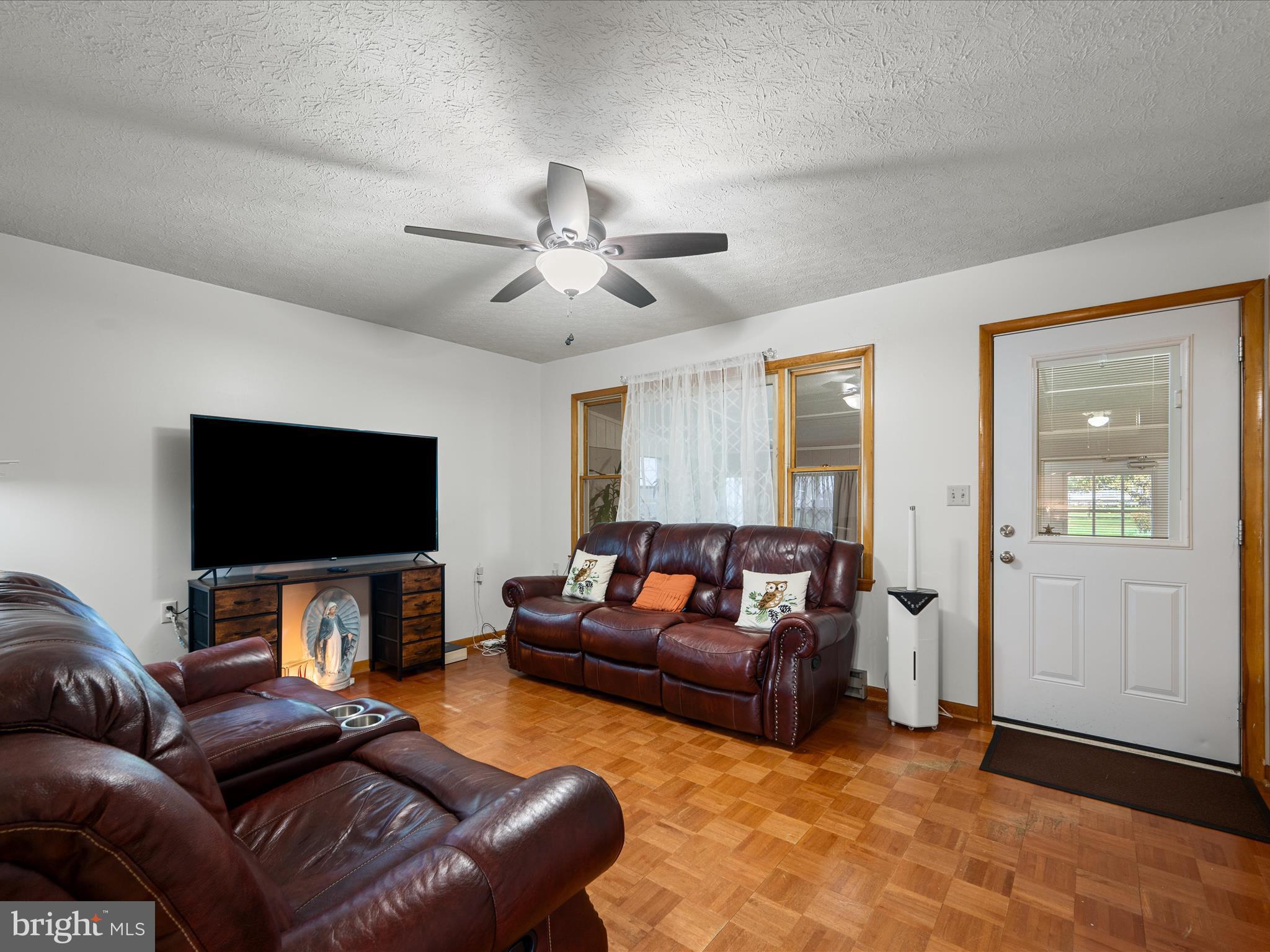 1018 Dominion Road Gerrardstown, WV 25420 - Photo 10 of 49 Living Room