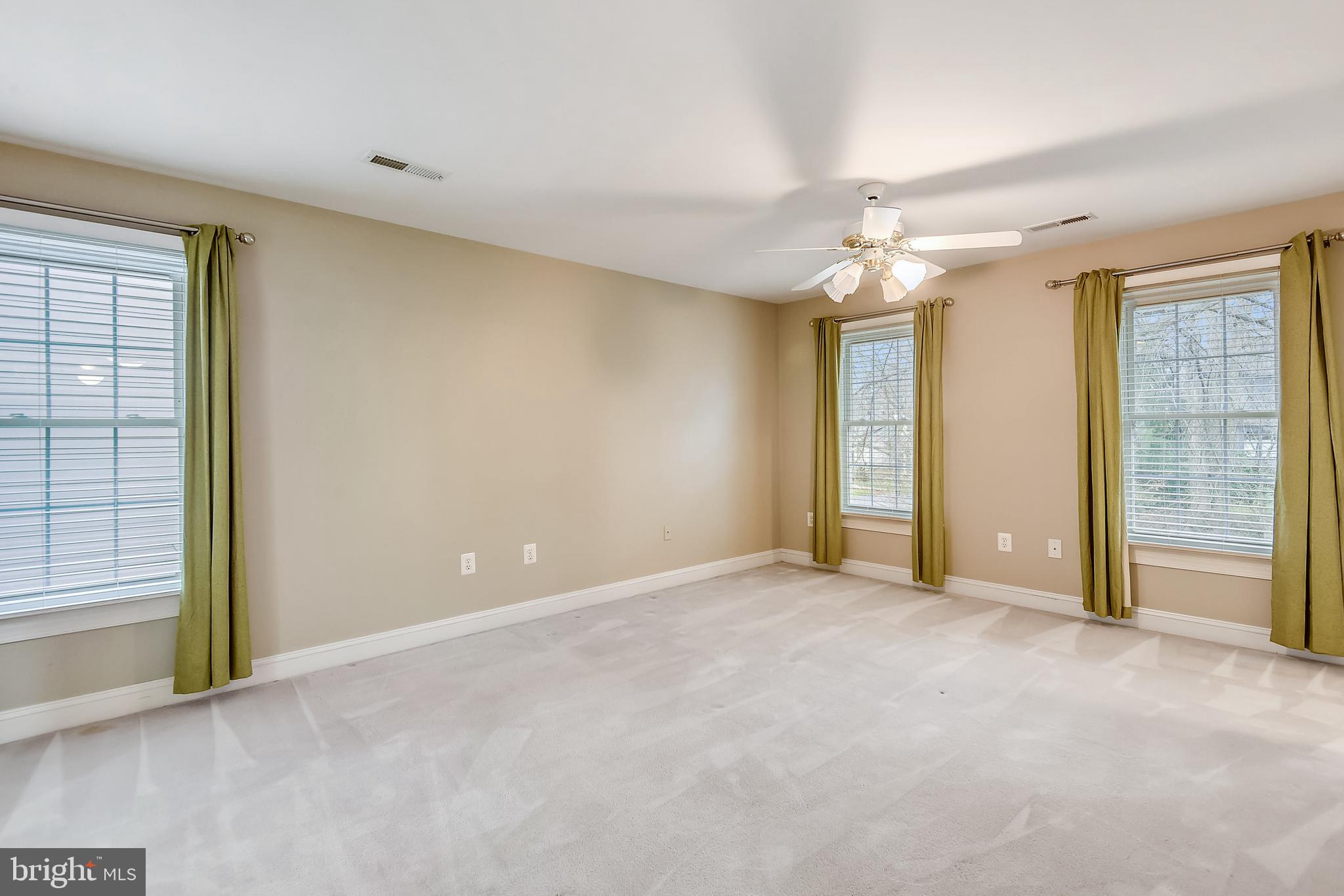 11330 Woodbrook Lane Reston, VA 20194 - Photo 22 of 70 Main bedroom