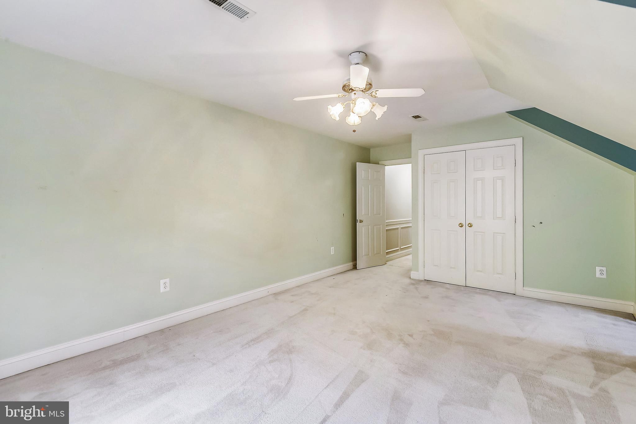11330 Woodbrook Lane Reston, VA 20194 - Photo 29 of 70 Bedrrom 2 with ceiling fan